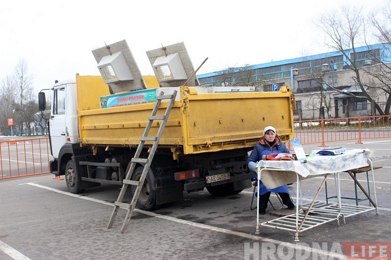 "На Савецкай плошчы выбару было больш". Каля OldCity пачаў працу калядны кірмаш "На Савецкай плошчы выбару было больш". Каля OldCity пачаў працу калядны кірмаш