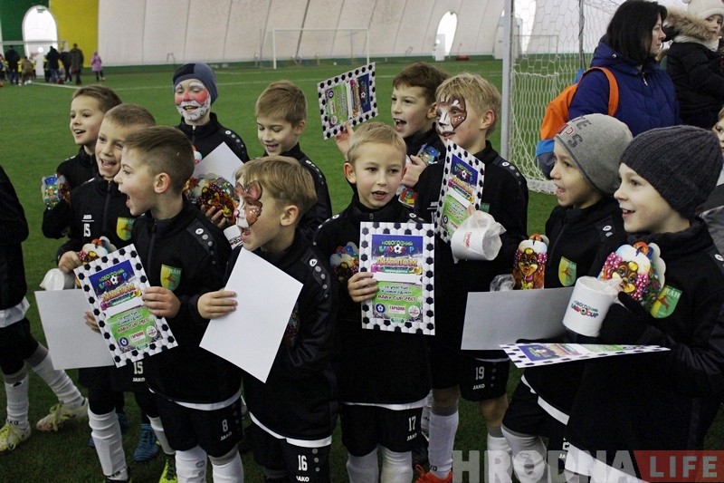У навагоднім турніры па футболе "Baby cup" прыняло ўдзел больш за 120 дзяцей У навагоднім турніры па футболе "Baby cup" прыняло ўдзел больш за 120 дзяцей