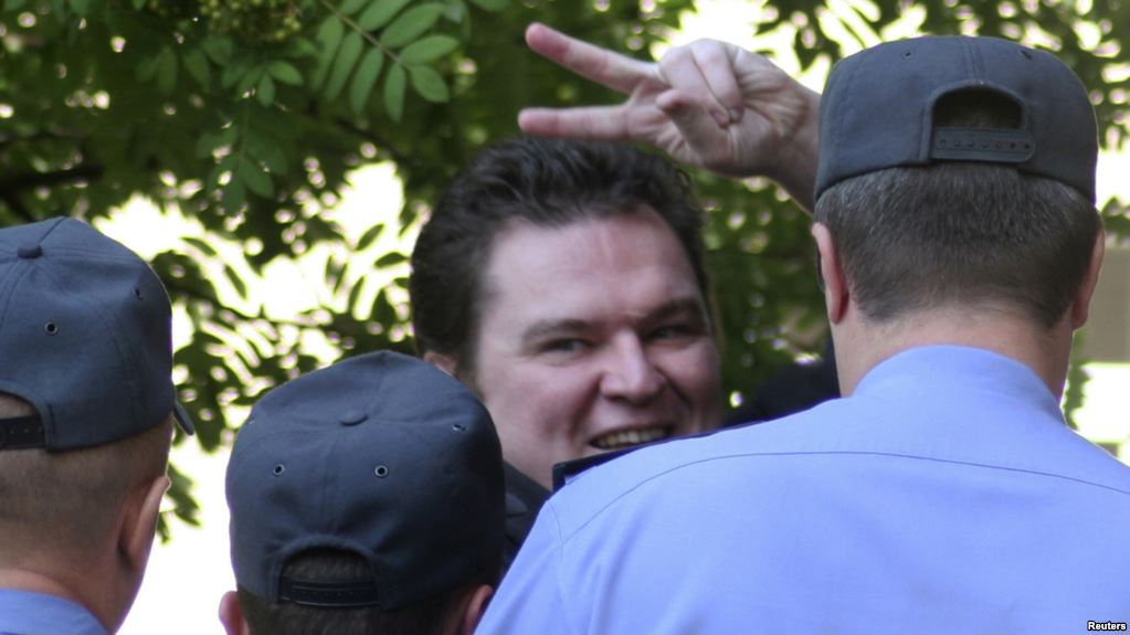 Анджэй Пачобут: Хочаш выставіць уладу ці апазіцыю ў добрым святле – ты ўжо не журналіст