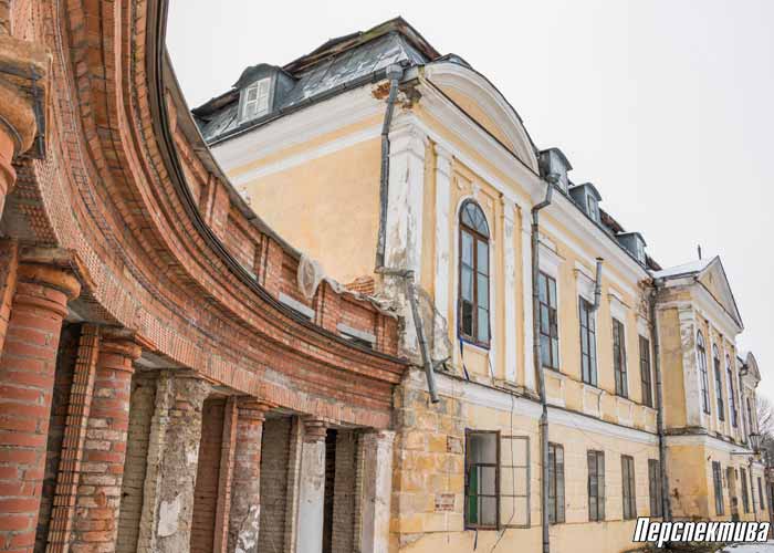 Фота: як працягваецца рэканструкцыя палаца ў Свяцку