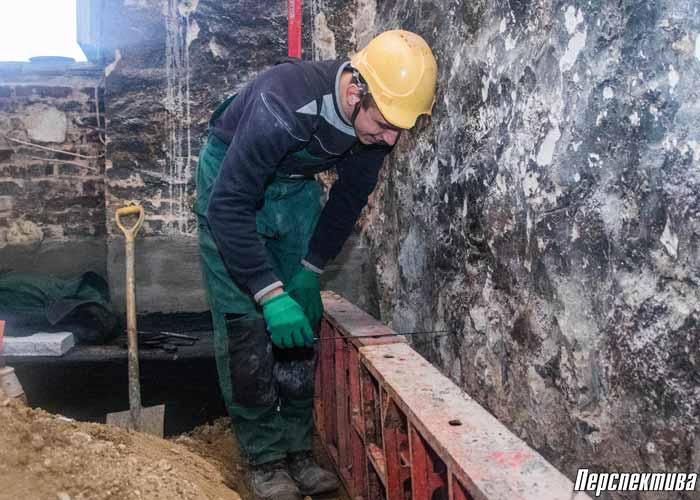 Фота: як працягваецца рэканструкцыя палаца ў Свяцку