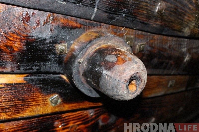 Гродзенскі рэканструктар адзін пабудаваў лодку як у сярэднявеччы