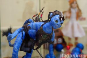 “Мужчыны збіраюцца ў гаражах, а мы – у бібліятэцы”. Як “гуляючы ў лялькі” стварыць клуб, выставу і музей