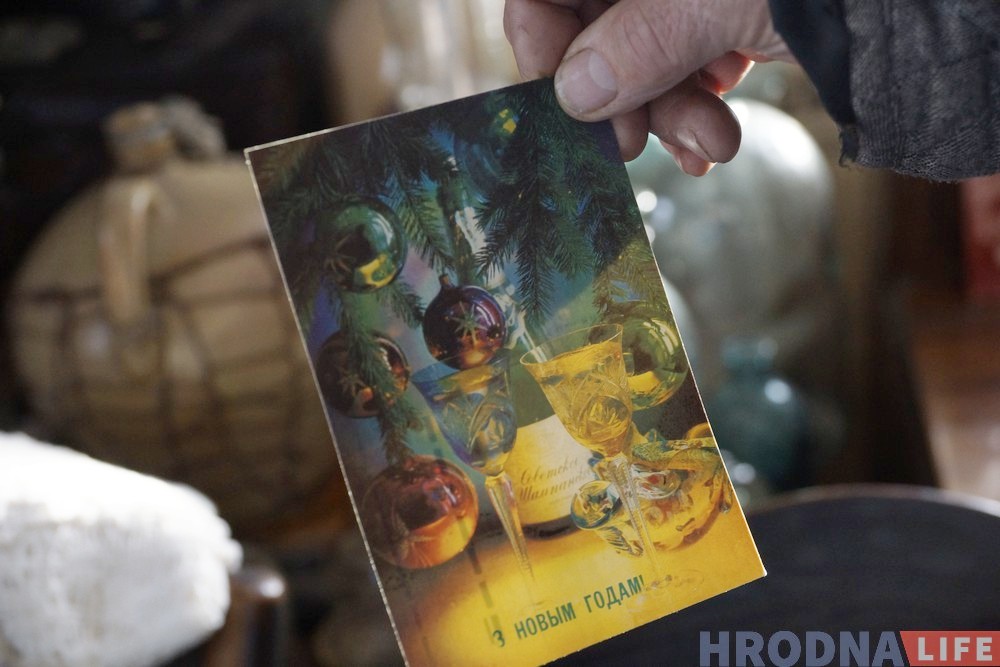 Святой Николай и столетние балерины. К Рождеству и Новому году Януш Парулис устроил выставку ёлочных игрушек