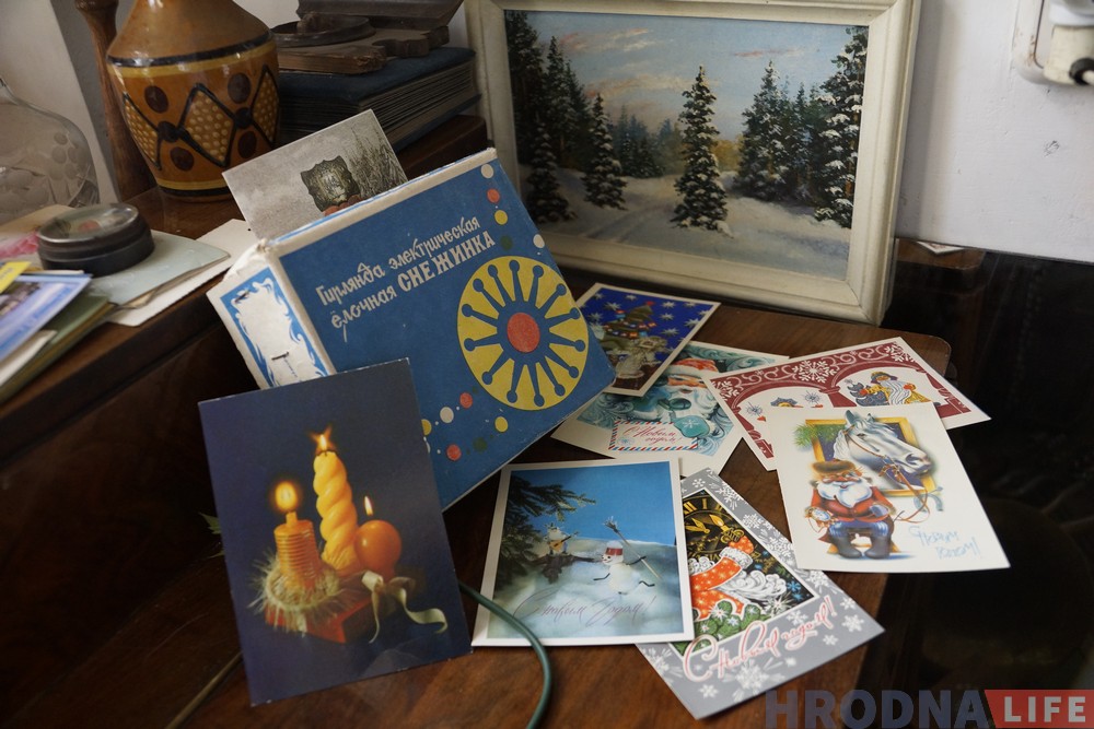 Святой Николай и столетние балерины. К Рождеству и Новому году Януш Парулис устроил выставку ёлочных игрушек