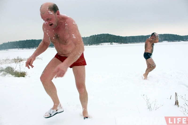 "Адчуванні - труба, космас". Гродзенцы на Юбілейным возеры святкавалі Вадохрышча