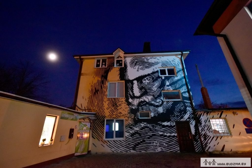 “Прыемней ісці па горадзе, калі ён як мастацкая галерэя”. У Лідзе адкрылі мурал з князем Гедымінам