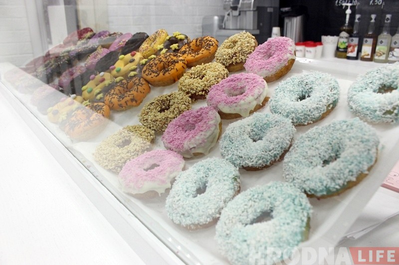 Бізнес у дэкрэце: у Гродне адкрыўся сямейны пончык-бар "Ponchikoff"