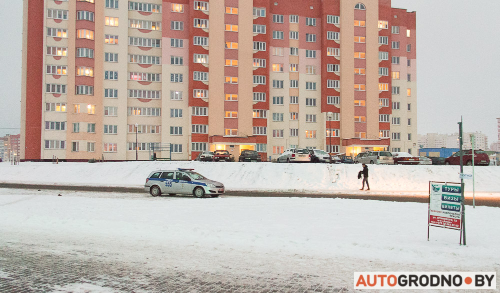 Рэйд ДАІ Гродна ў фотаздымках: як інспектары затрымліваюць пешаходаў-парушальнікаў