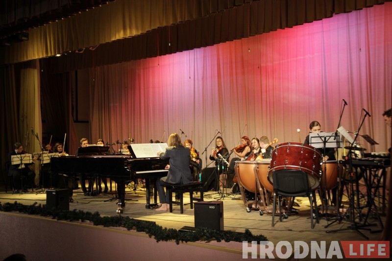 «Няма розніцы, для каго граць». Лешэк Можджар выйшаў басанож, а Кірыл Кедук зрабіў заўвагу слухачам