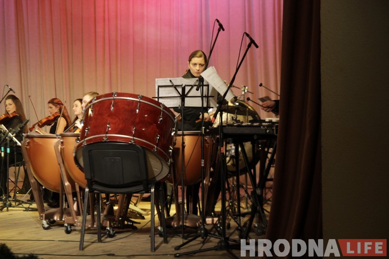 «Няма розніцы, для каго граць». Лешэк Можджар выйшаў басанож, а Кірыл Кедук зрабіў заўвагу слухачам