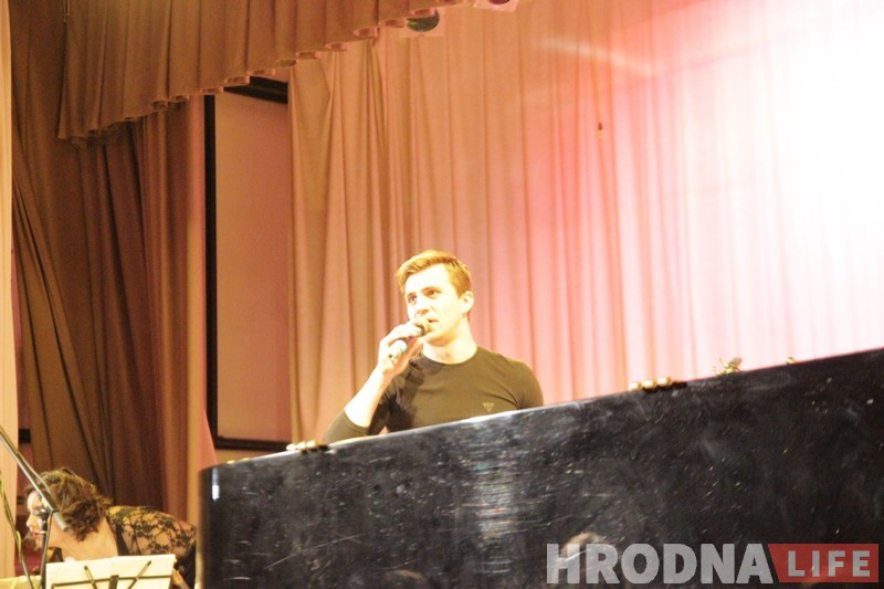 «Няма розніцы, для каго граць». Лешэк Можджар выйшаў басанож, а Кірыл Кедук зрабіў заўвагу слухачам