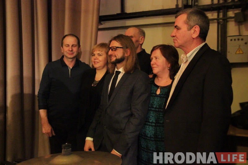 «Няма розніцы, для каго граць». Лешэк Можджар выйшаў басанож, а Кірыл Кедук зрабіў заўвагу слухачам