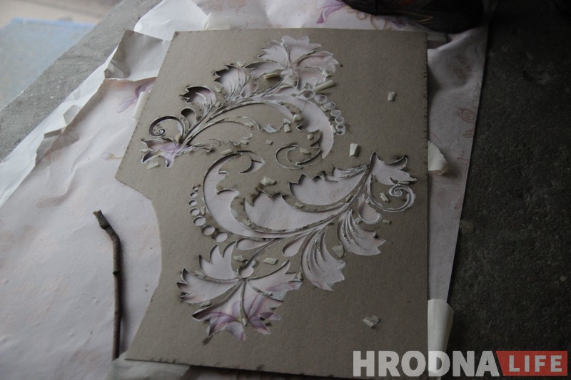 Глядзіце, як гродзенцы размалявалі звычайны пад'езд у хрушчоўцы. І на гэтым не спыняюцца! Глядзіце, як гродзенцы размалявалі звычайны пад'езд у хрушчоўцы. І на гэтым не спыняюцца!