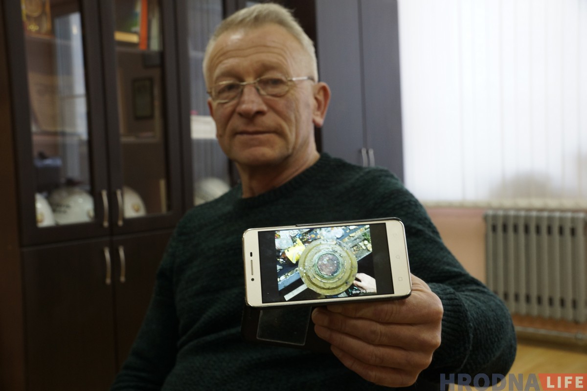 Каралевы прыгажосці сартуюць адходы! Першая беларуска з конкурса Міс Зямля і першая Міс Гродзенскай ЖКГ сталі за канвеер смеццесартавальнага завода