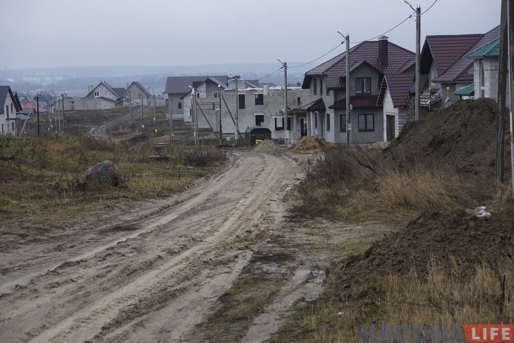 Полная Заболоть! Денег на дороги в Гродно нет и не будет. Жители говорят, что это нарушение указа президента
