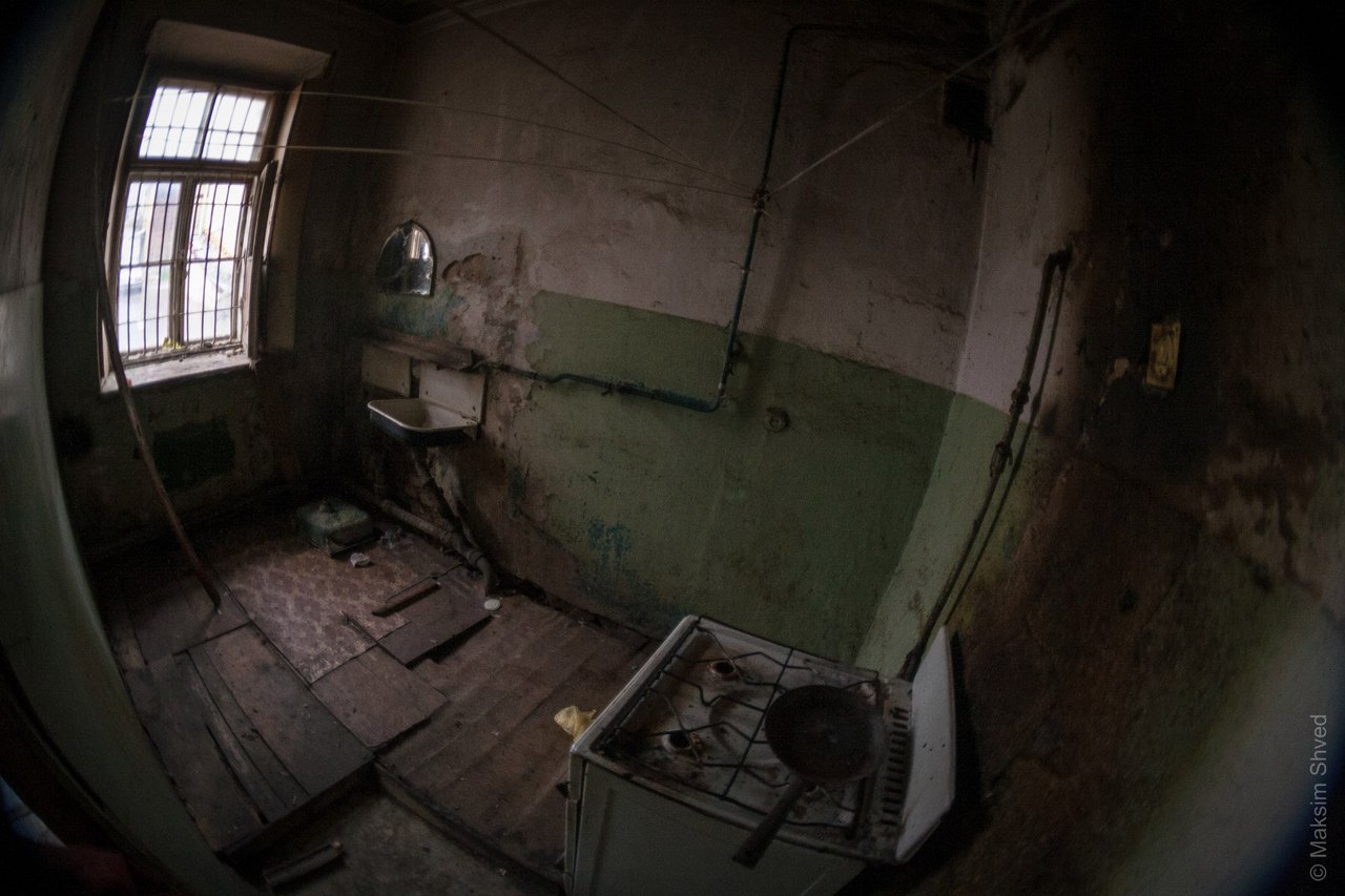 "Экскурсіі па бамжатніках". Чым гродзенскіх сталкераў прыцягваюць закінутыя будынкі