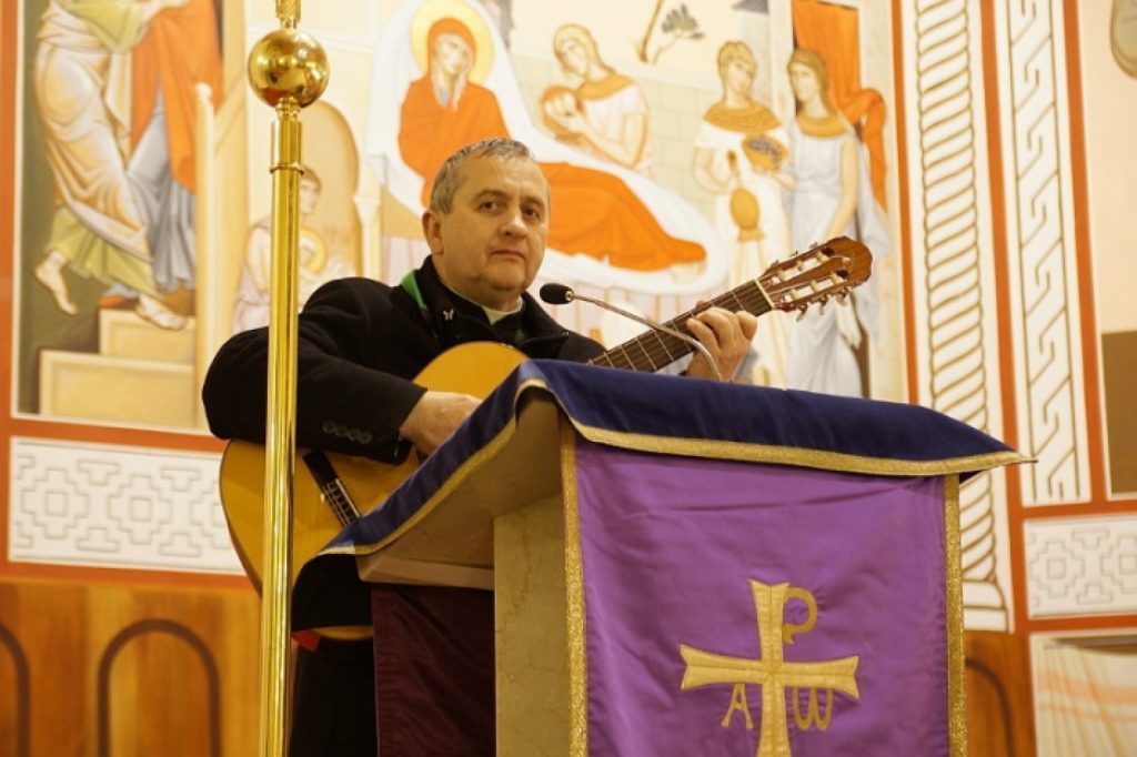 Святар-паэт з Гродна выпусціў медыя-альбом