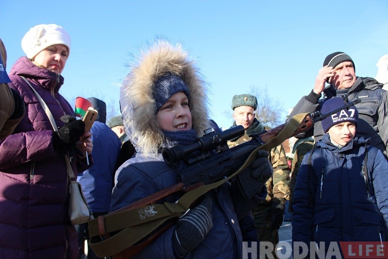 У Гродне з размахам адзначаюць 100-годдзе Узброеных сіл У Гродне з размахам адзначаюць 100-годдзе Узброеных сіл