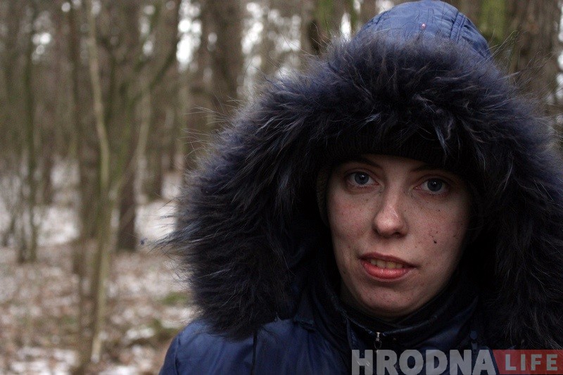 "На жыццё не скардзілася, прасіла дапамагчы з пашпартам". Дзяўчыне, якая жыве ў лесе, пачалі рабіць дакументы