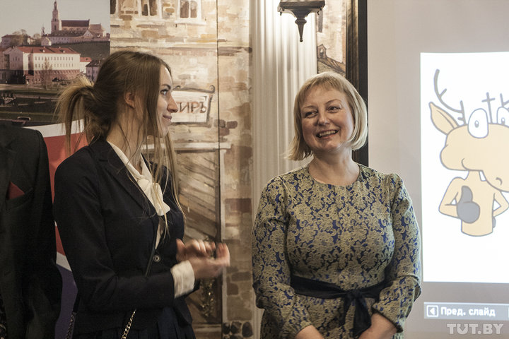 У Гродне выдалі карту-трансформер для турыстаў з гідам аленем Лявонам