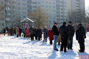 "Дзе дэпутат Бераснева?" Жыхары Ажэшкі зноў выйшлі супраць кафэ ў іх двары "Дзе дэпутат Бераснева?" Жыхары Ажэшкі зноў выйшлі супраць кафэ ў іх двары