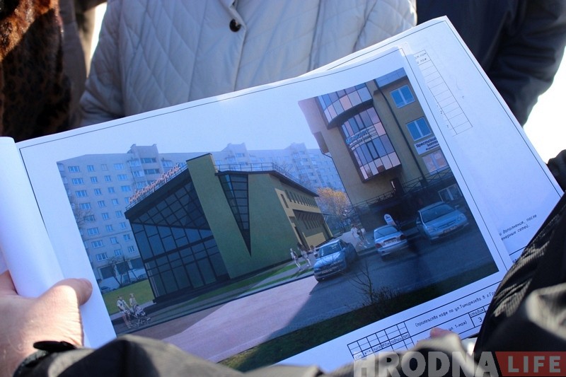 "Дзе дэпутат Бераснева?" Жыхары Ажэшкі зноў выйшлі супраць кафэ ў іх двары "Дзе дэпутат Бераснева?" Жыхары Ажэшкі зноў выйшлі супраць кафэ ў іх двары