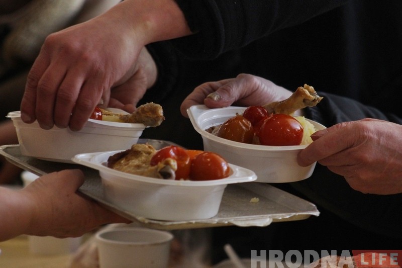 Для бедных і бяздомных у Гродне зладзілі Велікодны абед Для бедных і бяздомных у Гродне зладзілі Велікодны абед