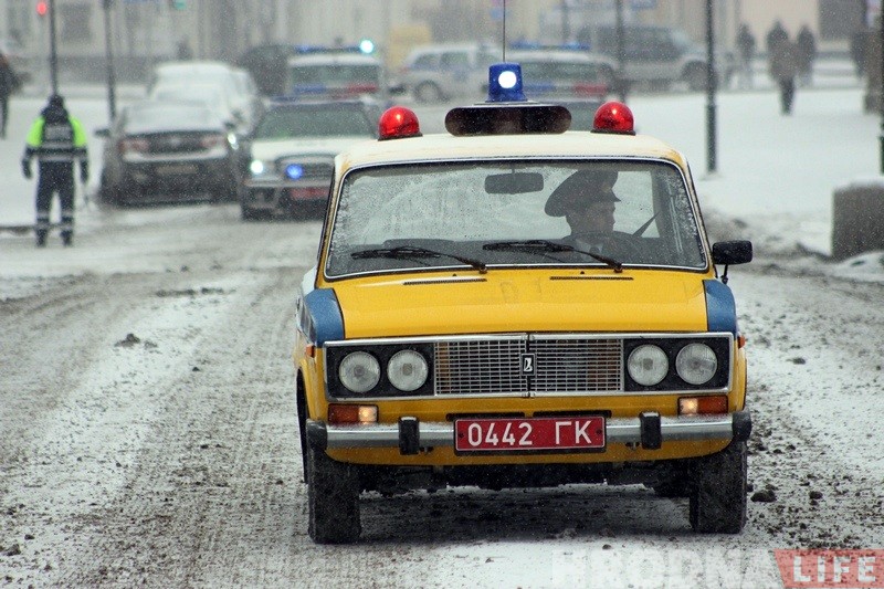 ФОТА: Марш міліцыі па вуліцах Гродна ў снегапад ФОТА: Марш міліцыі па вуліцах Гродна ў снегапад
