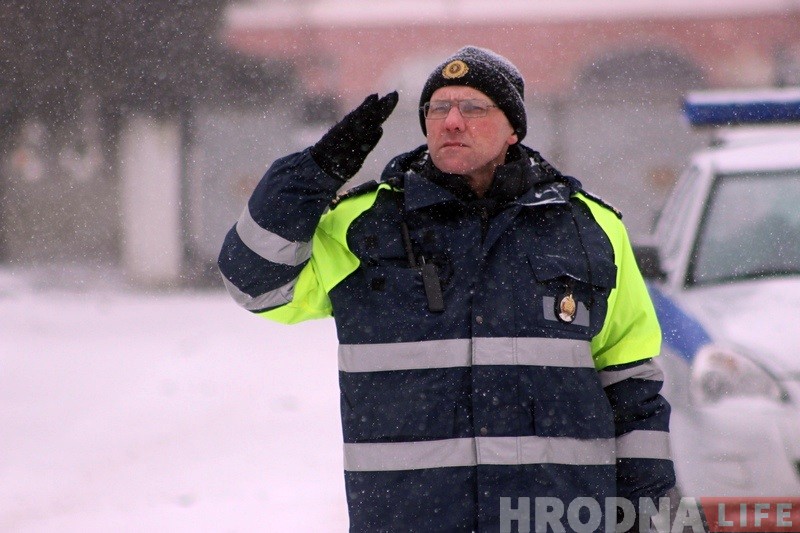 ФОТА: Марш міліцыі па вуліцах Гродна ў снегапад ФОТА: Марш міліцыі па вуліцах Гродна ў снегапад