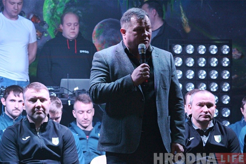 "Мы аддадзім усе сілы на поле". Футбольны "Нёман" сустрэўся з заўзятарамі і падзяліўся планамі на сезон