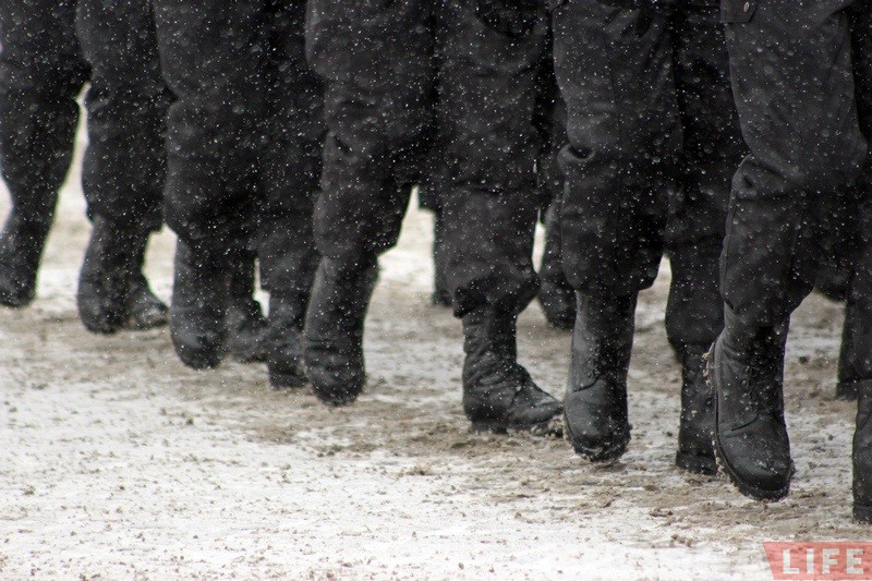 ФОТА: Марш міліцыі па вуліцах Гродна ў снегапад ФОТА: Марш міліцыі па вуліцах Гродна ў снегапад
