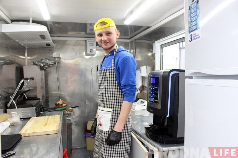 Бізнес у фургоне: гродзенцы запусцілі першы ў горадзе фуд-трак