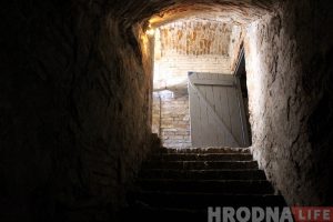 Глядзіце, як па-рознаму выглядаюць суседнія старыя падвалы ў цэнтры Гродна Глядзіце, як па-рознаму выглядаюць суседнія старыя падвалы ў цэнтры Гродна