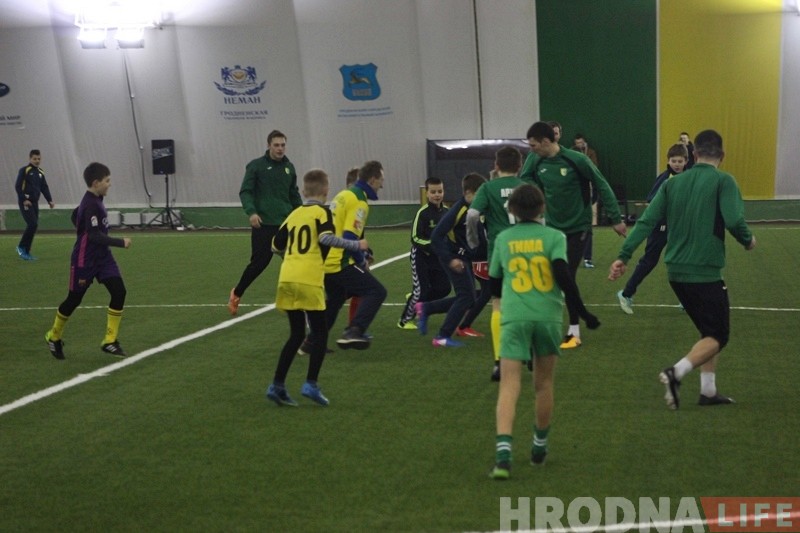 Ігар Кавалевіч: "Каб не выпадаць з гульнявога рытму - згуляем таварыскі матч з «Лідай»" Ігар Кавалевіч: "Каб не выпадаць з гульнявога рытму - згуляем таварыскі матч з «Лідай»"