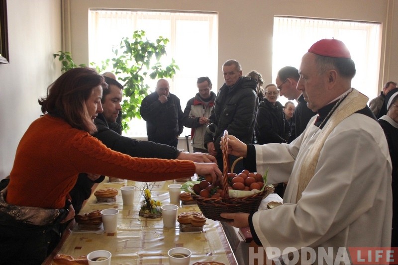 Для бедных і бяздомных у Гродне зладзілі Велікодны абед Для бедных і бяздомных у Гродне зладзілі Велікодны абед