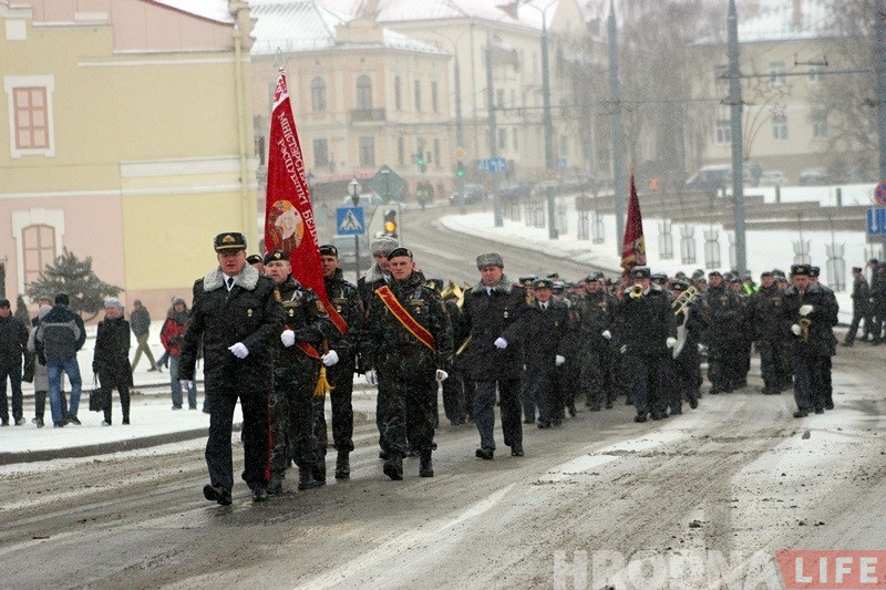 ФОТА: Марш міліцыі па вуліцах Гродна ў снегапад ФОТА: Марш міліцыі па вуліцах Гродна ў снегапад