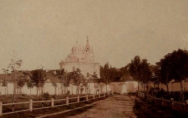 Як выглядаў кляштар на месцы драмтэатра ў Гродне - шмат старых фота