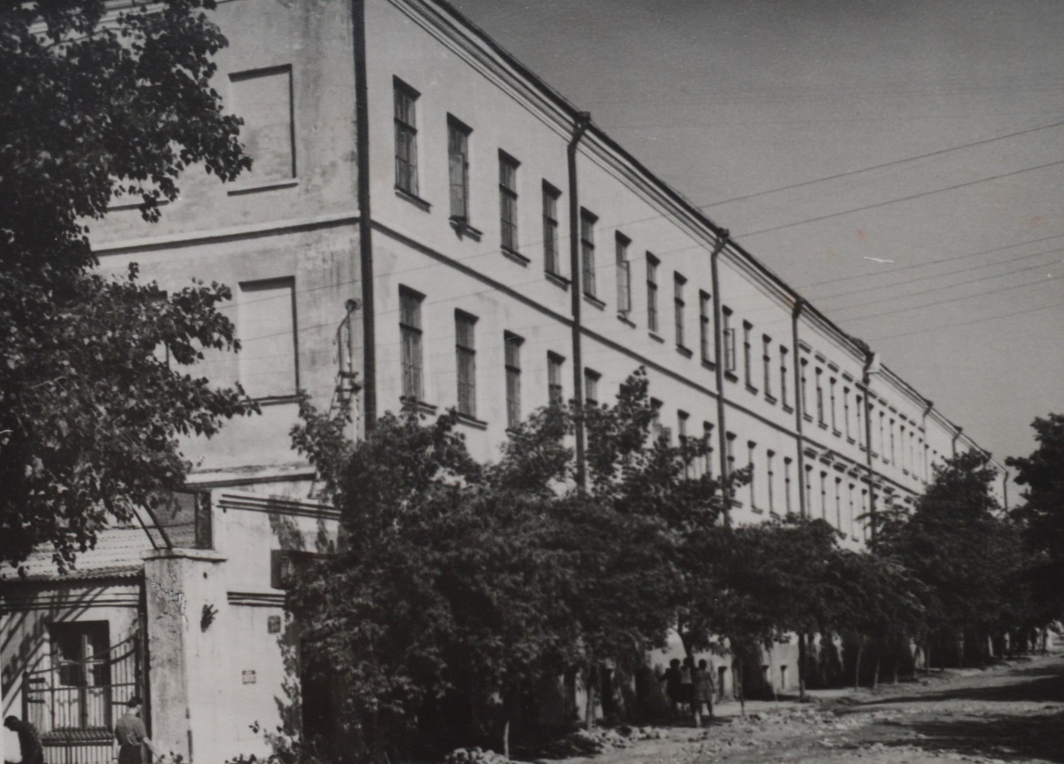 Ад казармаў да ўніверсітэта: гісторыя гродзенскага будынка, дзе знайшлі таямнічыя шкілеты