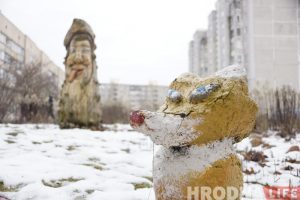 Постмадэрн сваімі рукамі. Як упрыгожваюць двары на раёнах у Гродне і не толькі