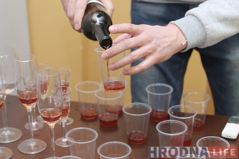 “Лепшы спосаб захаваць вінаград – зрабіць віно”. Беларускі вінароб пра сваю справу