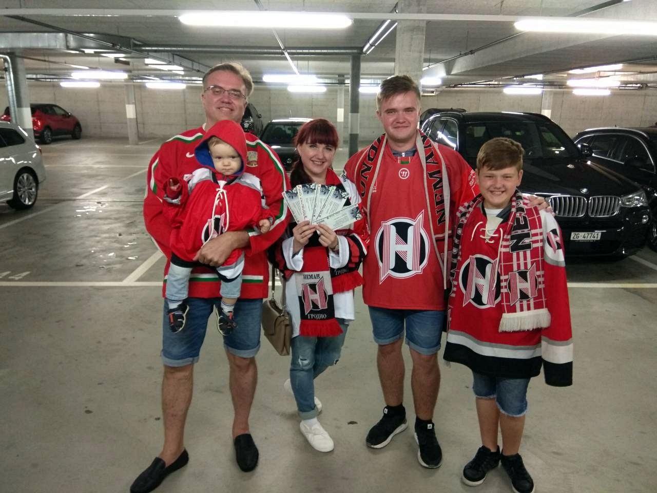 За два года больше 100 матчей:  как гродненская семья Мухиных болеет за "Неман"