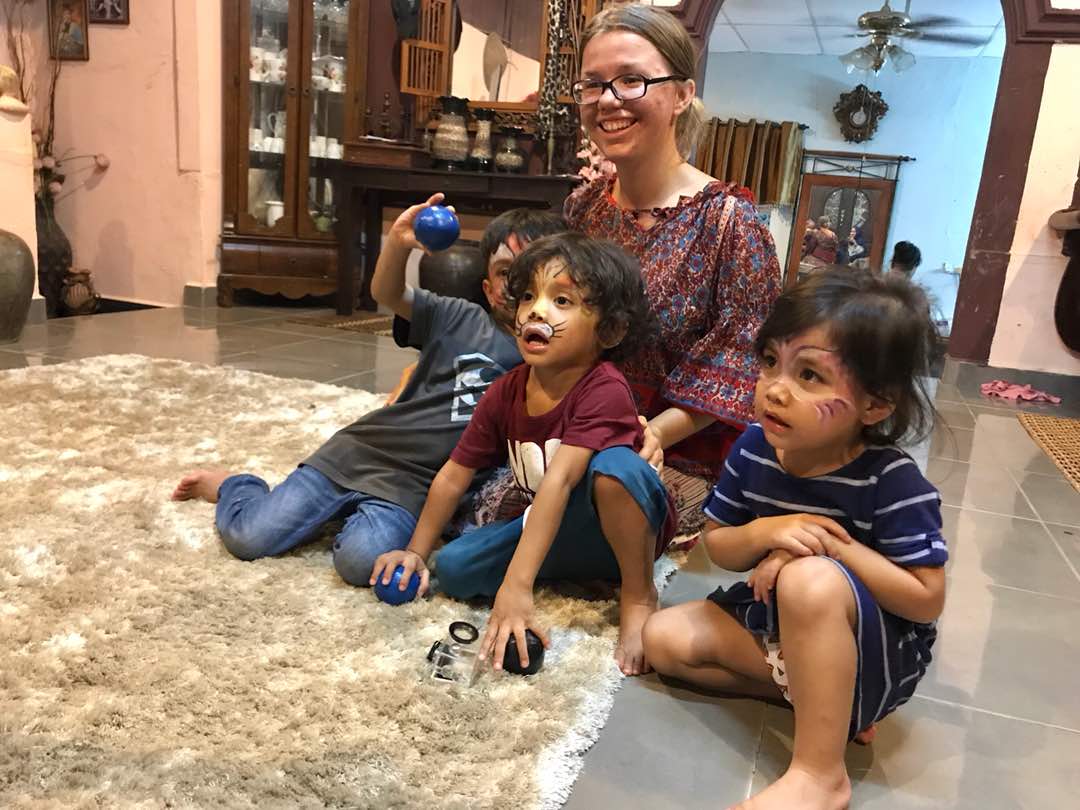 «Возім з сабой тарку для дранікаў». Беларуска з сябрам амаль год падарожнічаюць па свеце без запасу грошаў