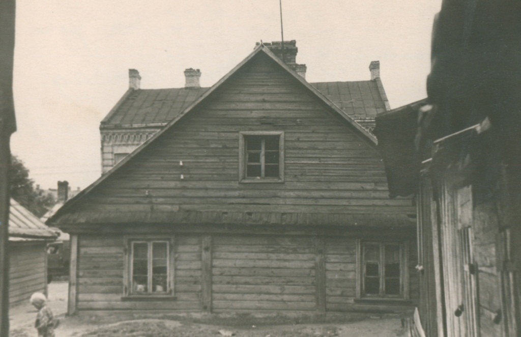 Як выглядалі дамкі майстроў на вуліцы Ажэшкі, якія знішчылі вялікія грошы Як выглядалі дамкі майстроў на вуліцы Ажэшкі, якія знішчылі вялікія грошы