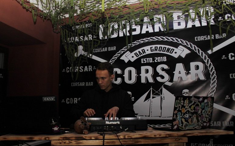 “Нас выгнали, а долги остались”. На Кирова закрыли бар “Corsar”, но владелец уже думает открыть новый