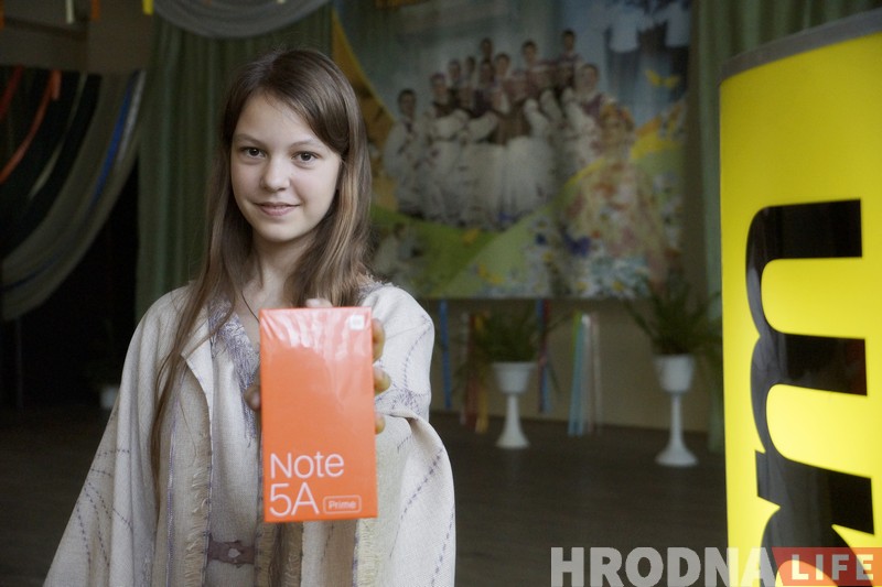 Пераможцы конкурса “Чытаем па-беларуску з velcom” давялі журы да слёз