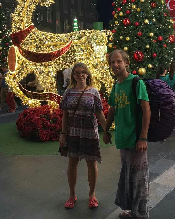 «Возім з сабой тарку для дранікаў». Беларуска з сябрам амаль год падарожнічаюць па свеце без запасу грошаў