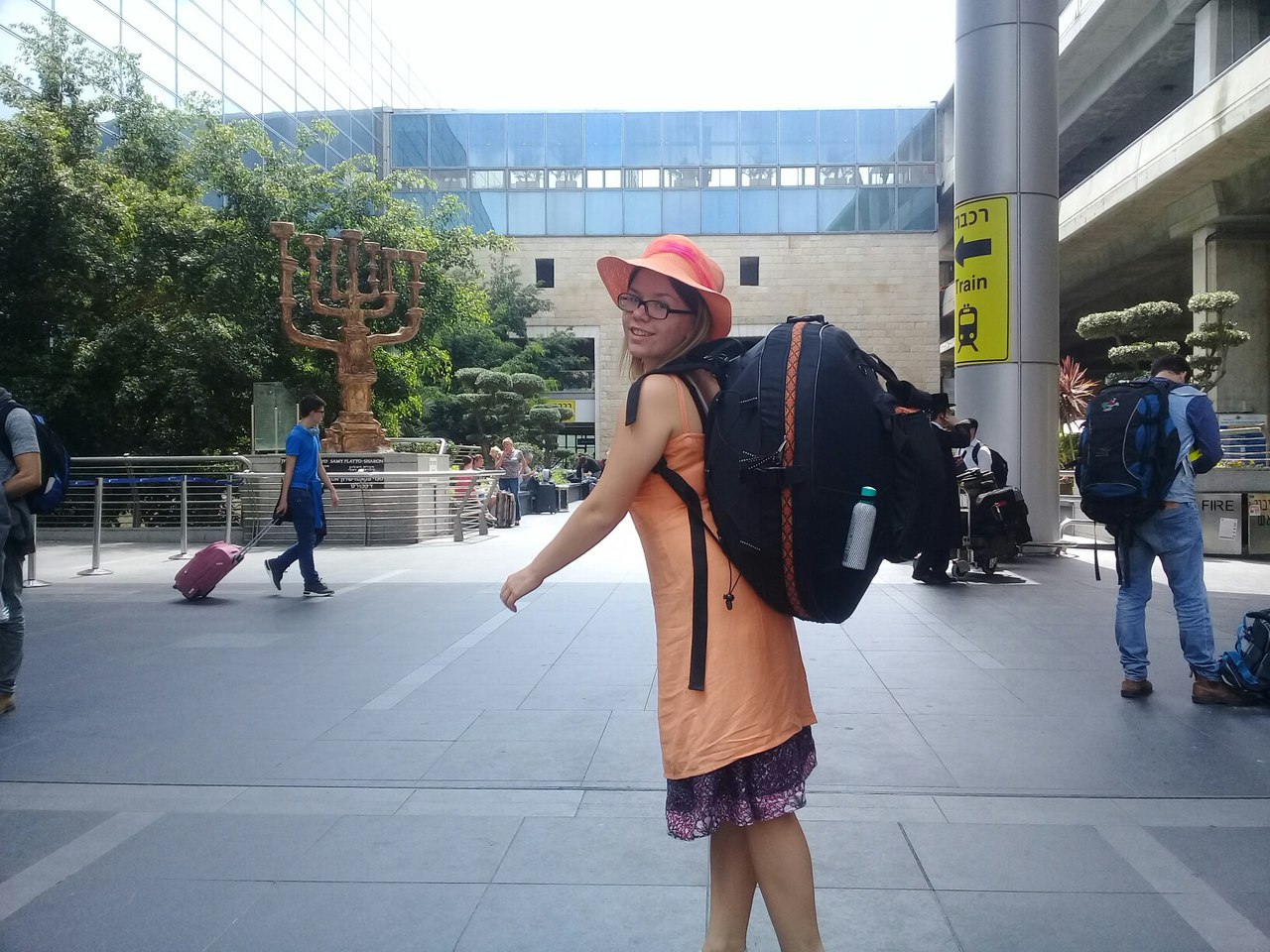 «Возім з сабой тарку для дранікаў». Беларуска з сябрам амаль год падарожнічаюць па свеце без запасу грошаў