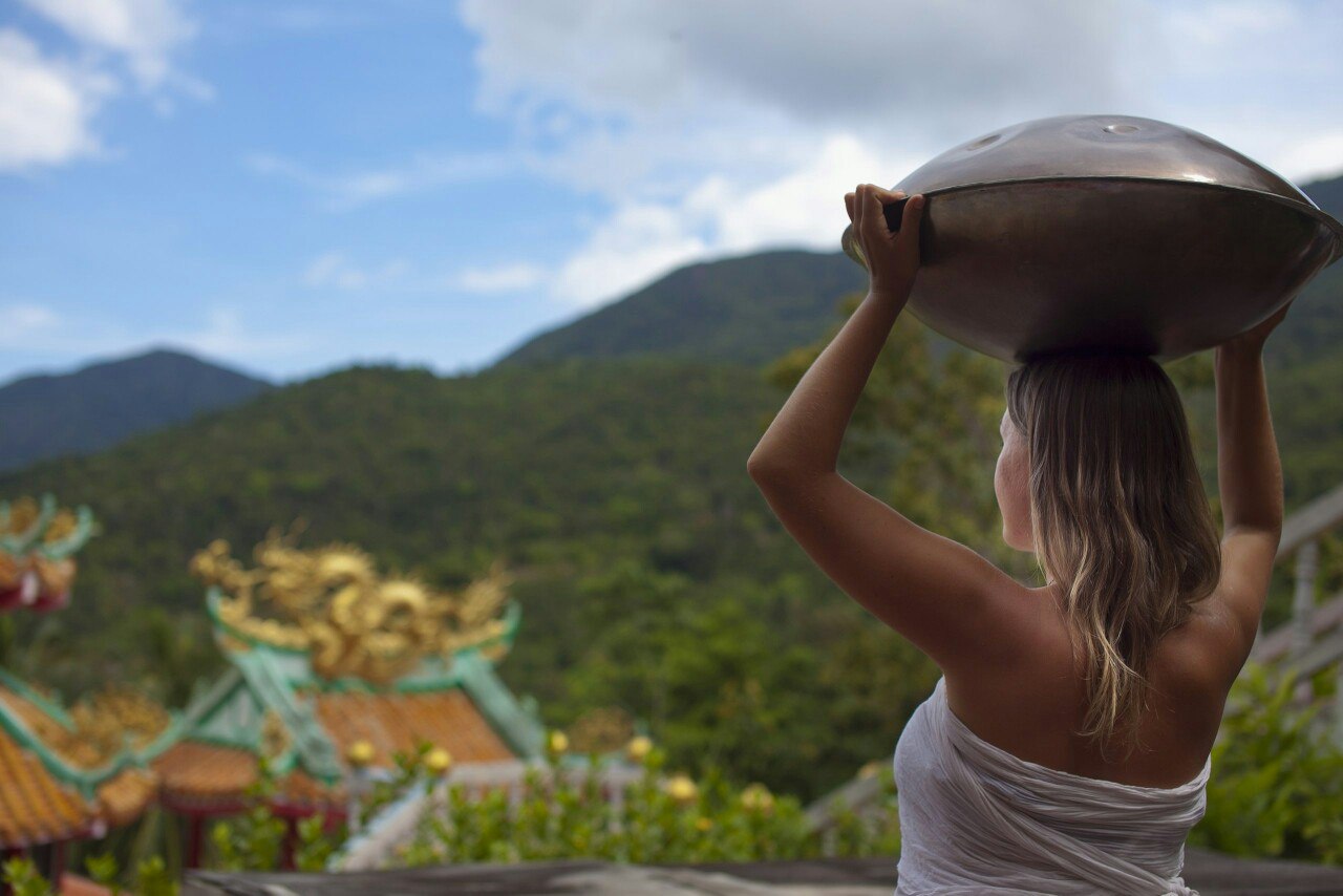 «Возім з сабой тарку для дранікаў». Беларуска з сябрам амаль год падарожнічаюць па свеце без запасу грошаў