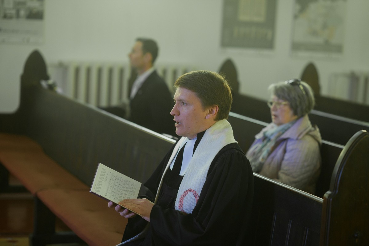 Будаўнік Юра з Гродна нечакана даведаўся, што ён - немец. І вось праз 30 гадоў кінуў працу і стаў званаром, як яго дзед Рэйнгольд